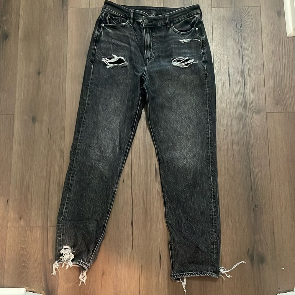High waisted black stretchy jeans